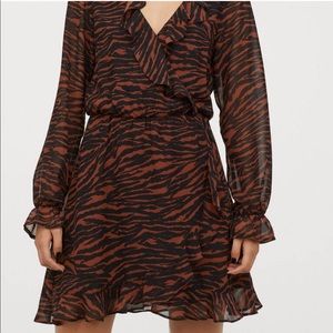 H&M Tiger V-Neck Wrap Long Sleeve Dress Rust Brown Size 0 NWT